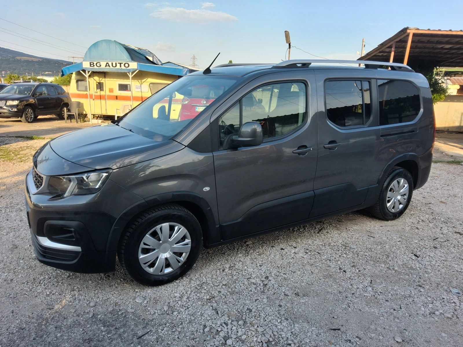 Peugeot Rifter 1.5HDI 102PS, снимка 2 - Автомобили и джипове - 55105176