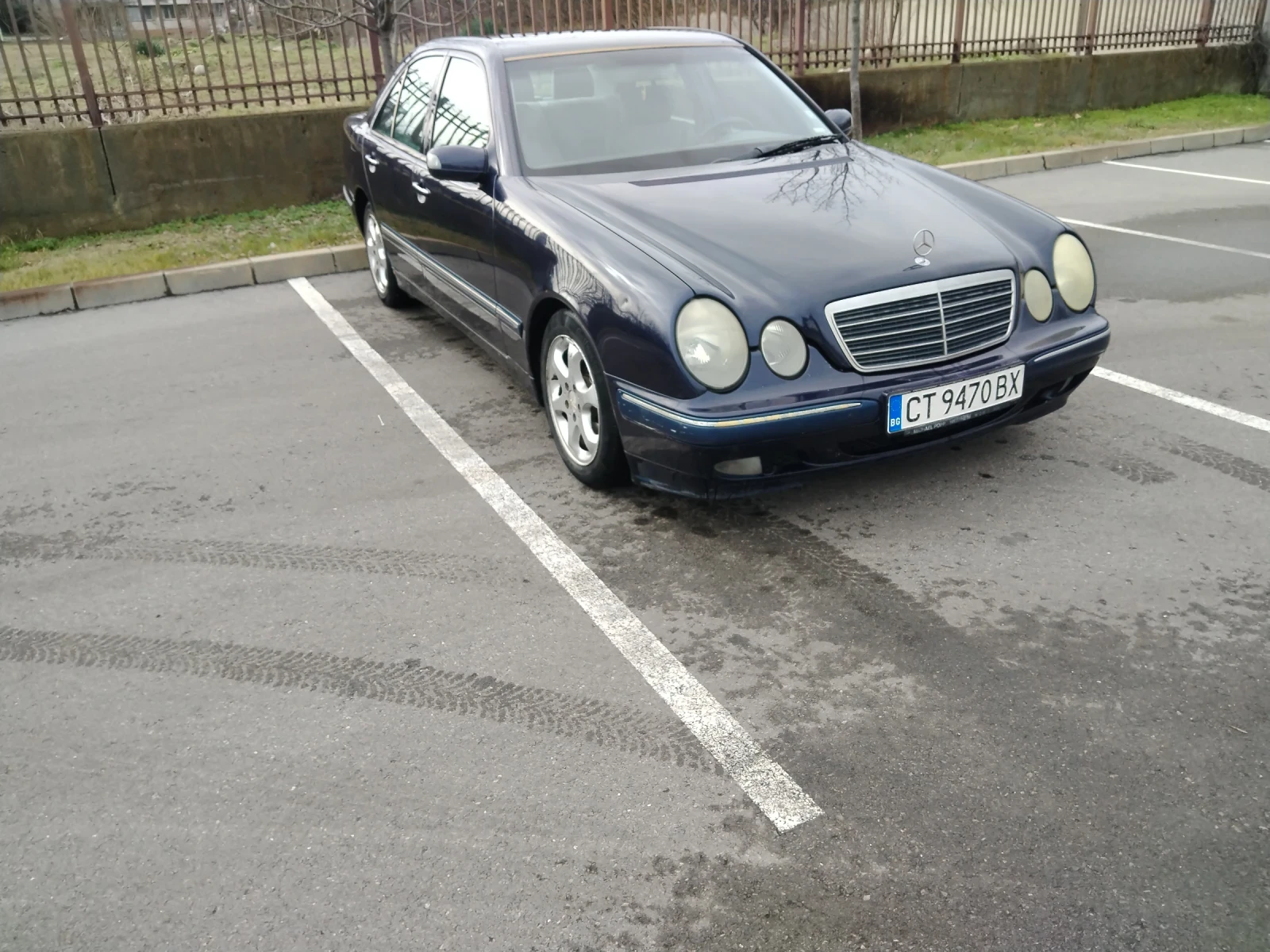 Mercedes-Benz E 200, снимка 3 - Автомобили и джипове - 55592670