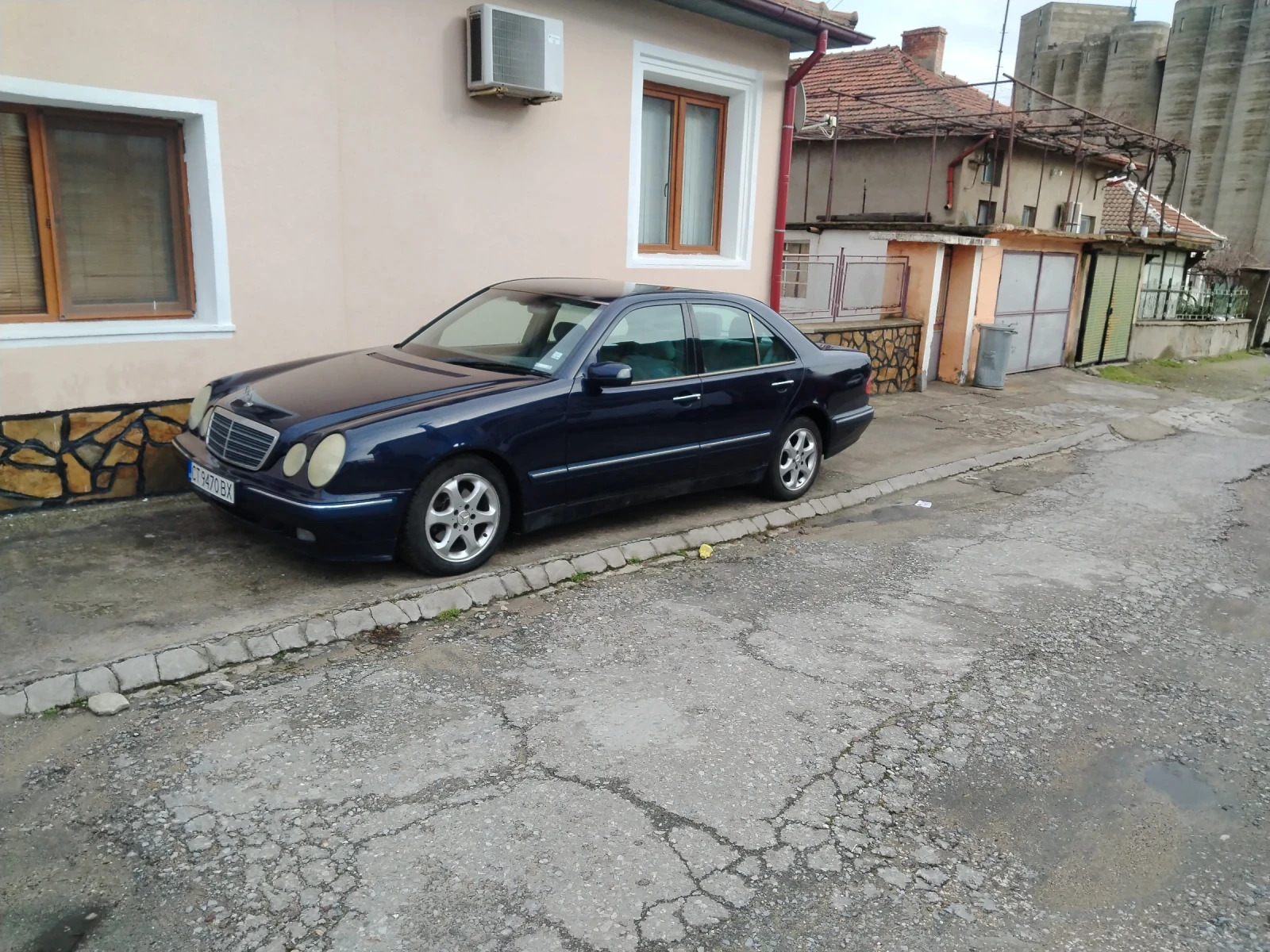 Mercedes-Benz E 200