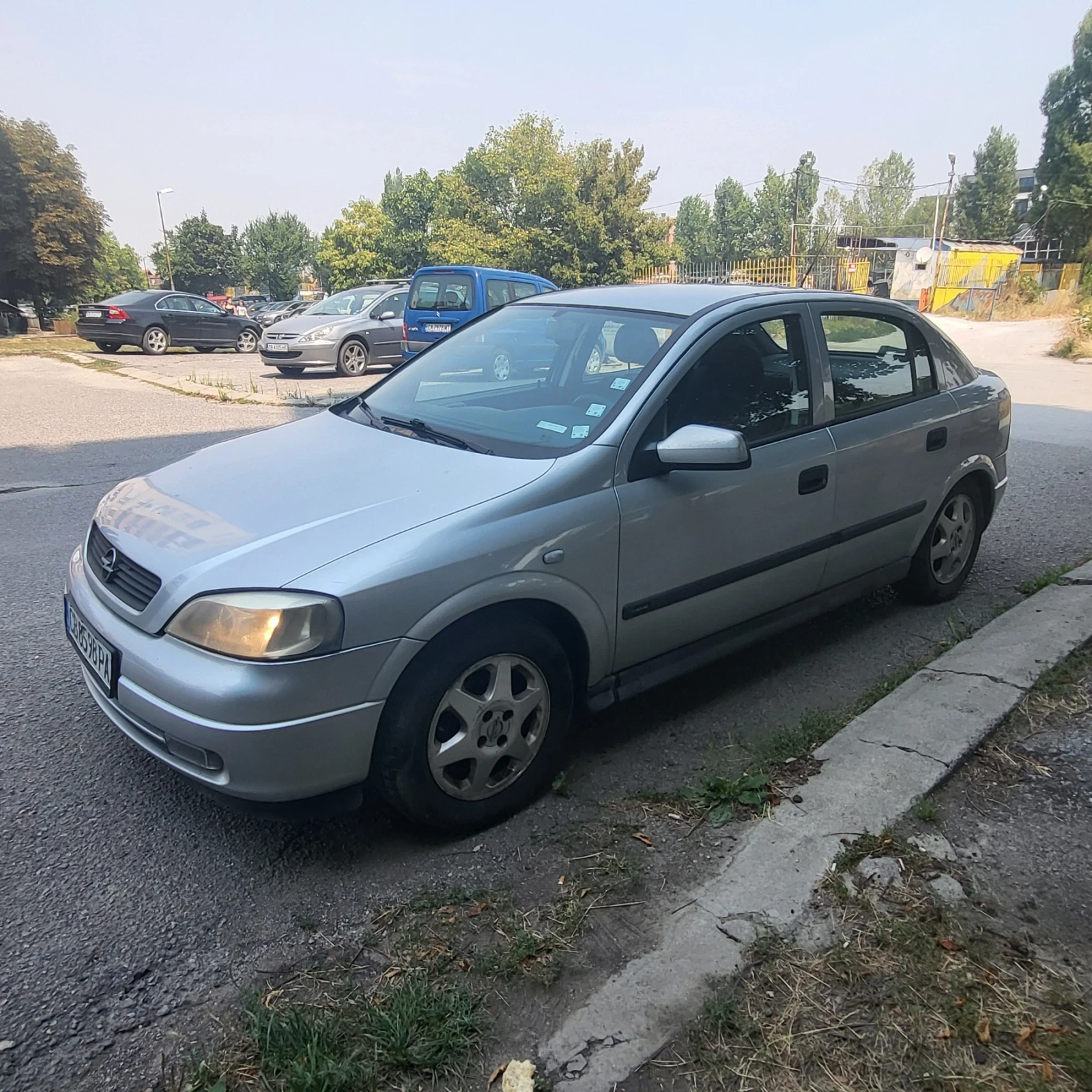 Opel Astra 1.6 16v, снимка 2 - Автомобили и джипове - 55704371