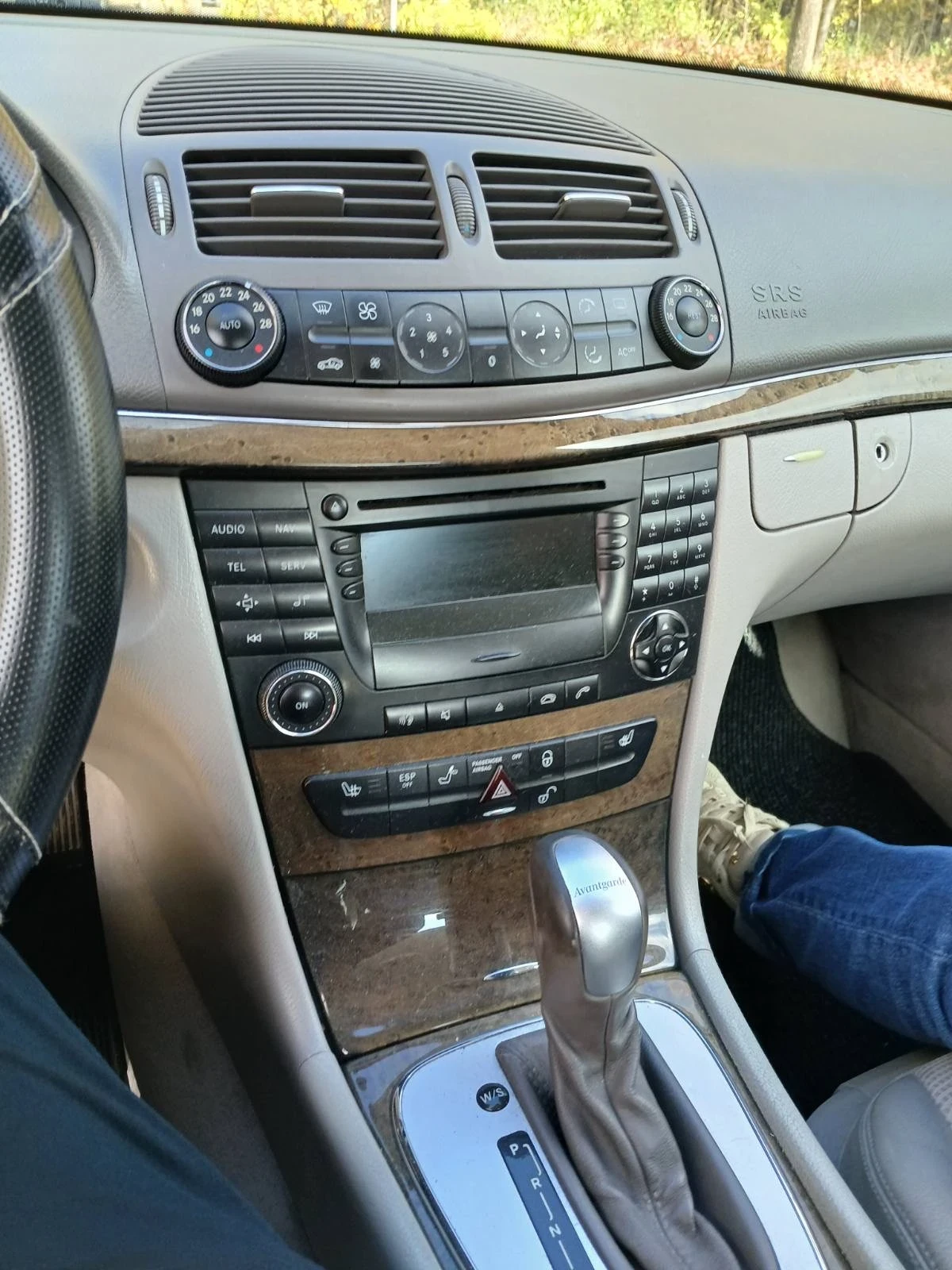 Mercedes-Benz E 270, снимка 12 - Автомобили и джипове - 56648014