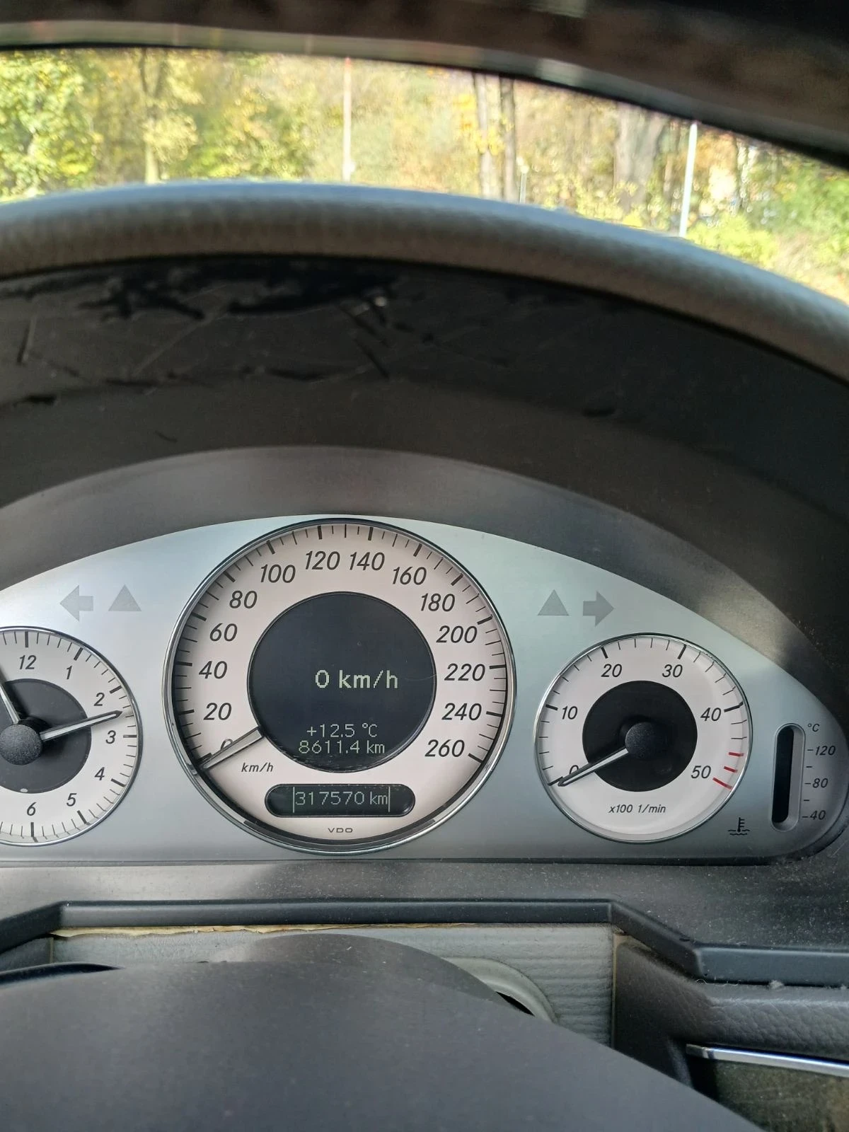 Mercedes-Benz E 270, снимка 11 - Автомобили и джипове - 56648014