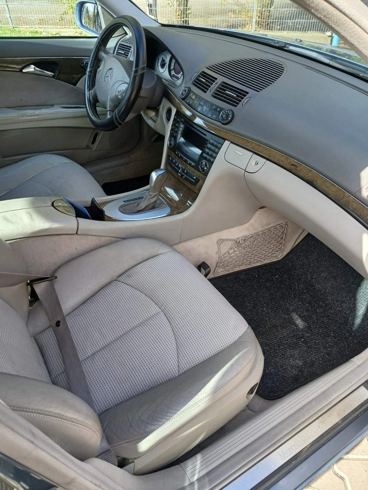 Mercedes-Benz E 270, снимка 5 - Автомобили и джипове - 56648014