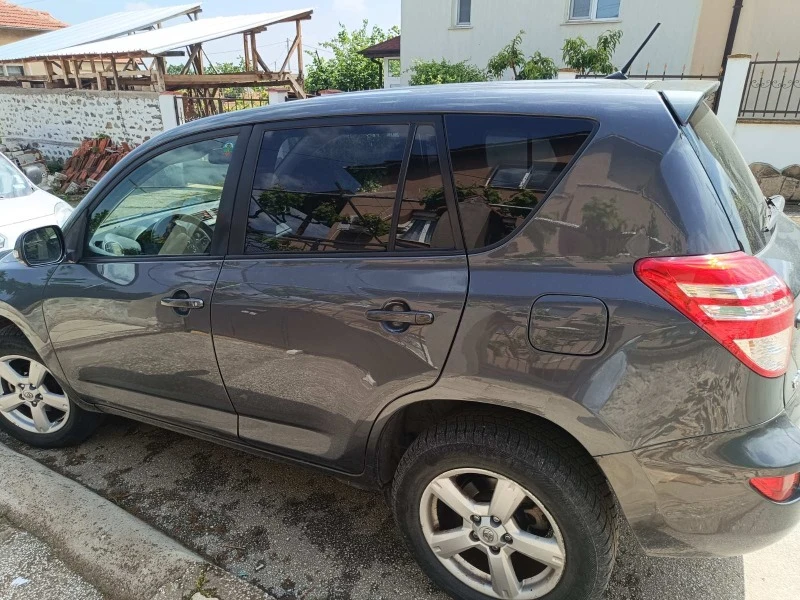 Toyota Rav4 2.2 , снимка 4 - Автомобили и джипове - 47071284