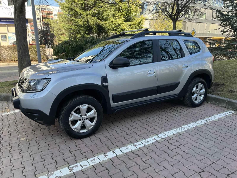 Dacia Duster, снимка 3 - Автомобили и джипове - 47685682