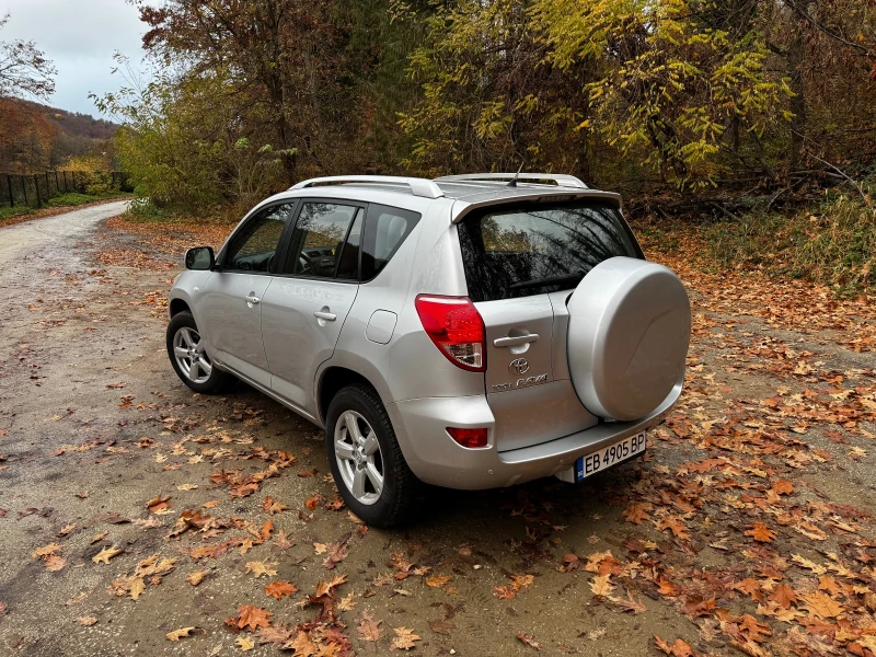 Toyota Rav4 136КС D4D - 4X4, снимка 5 - Автомобили и джипове - 48099605