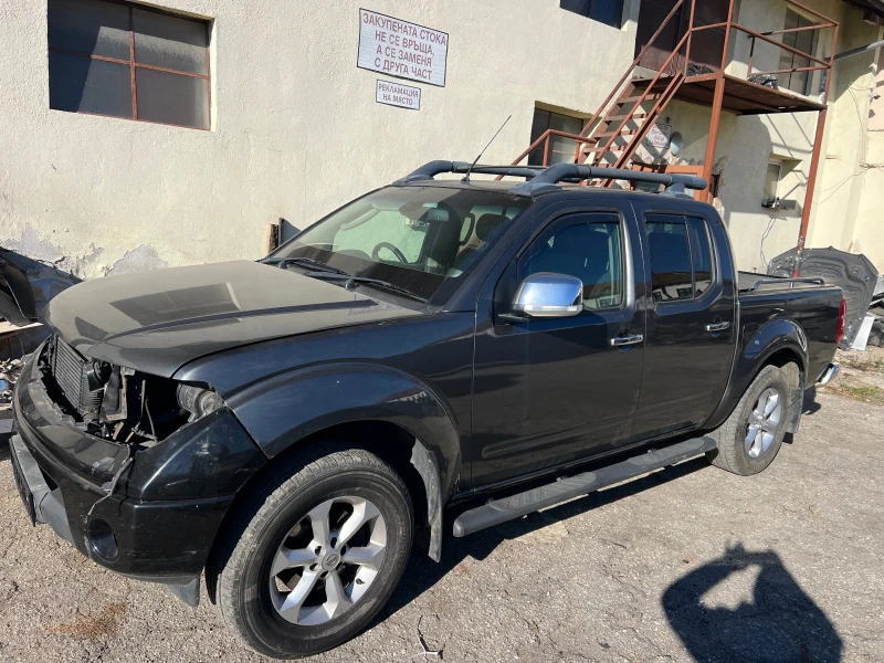 Nissan Navara 2.5dci na 4asti, снимка 1 - Автомобили и джипове - 48611694