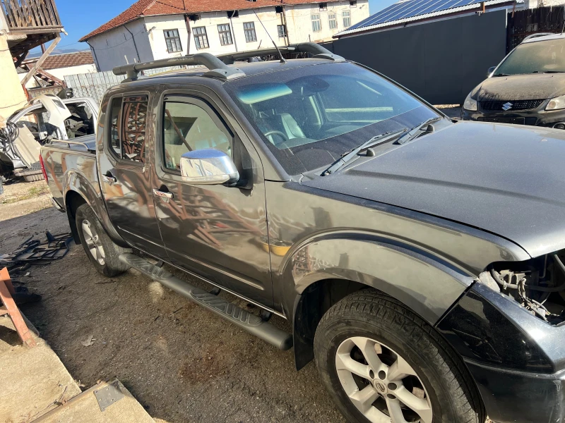 Nissan Navara 2.5dci na 4asti, снимка 2 - Автомобили и джипове - 48611694