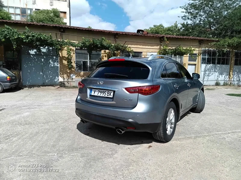 Infiniti QX70, снимка 5 - Автомобили и джипове - 52325112