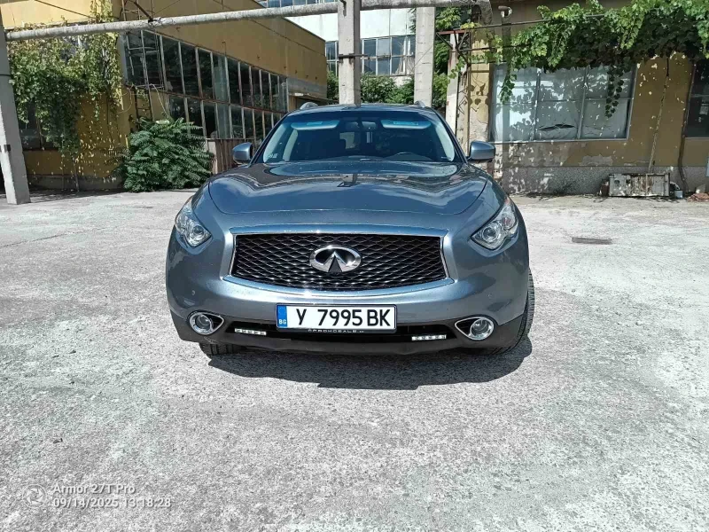 Infiniti QX70, снимка 3 - Автомобили и джипове - 52325112