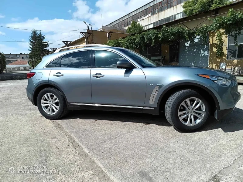 Infiniti QX70, снимка 2 - Автомобили и джипове - 52325112