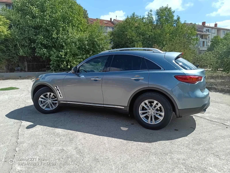 Infiniti QX70, снимка 4 - Автомобили и джипове - 52325112