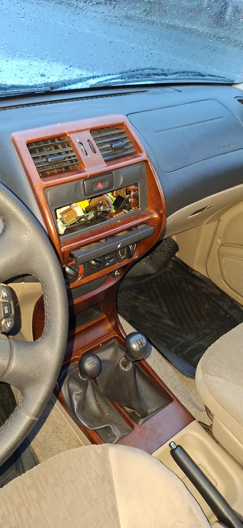 Nissan Terrano, снимка 10 - Автомобили и джипове - 52585424