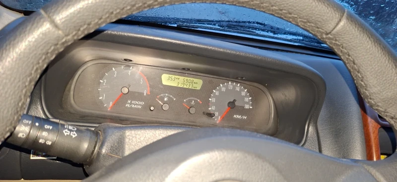 Nissan Terrano, снимка 13 - Автомобили и джипове - 52585424