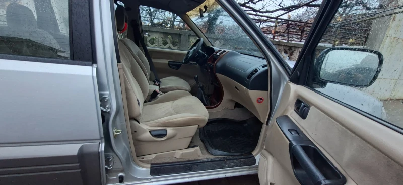 Nissan Terrano, снимка 8 - Автомобили и джипове - 52585424