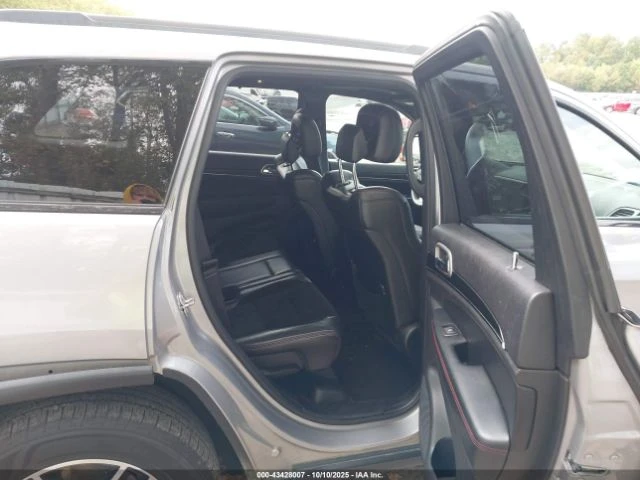 Jeep Grand cherokee TRAILHALK* 3.6* V6* 8ZF* ДИСТРОНИК* ОБДУХВАНЕ* КАМ, снимка 11 - Автомобили и джипове - 52713091