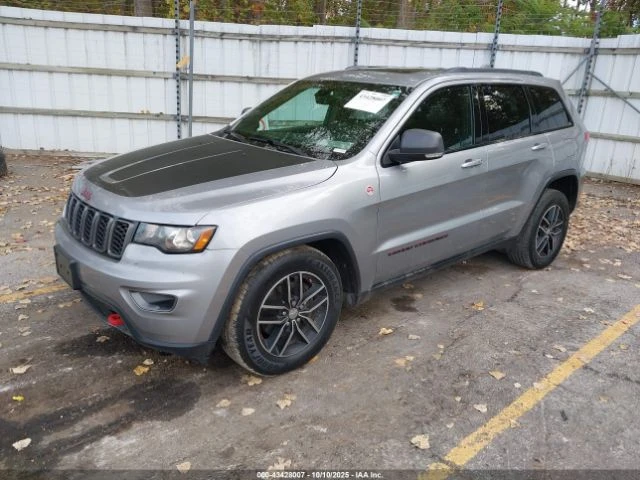 Jeep Grand cherokee TRAILHALK* 3.6* V6* 8ZF* ДИСТРОНИК* ОБДУХВАНЕ* КАМ - изображение 3