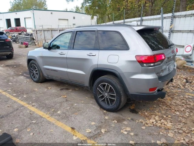 Jeep Grand cherokee TRAILHALK* 3.6* V6* 8ZF* ДИСТРОНИК* ОБДУХВАНЕ* КАМ - изображение 4