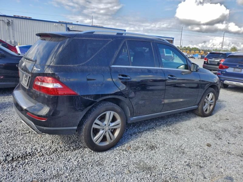 Mercedes-Benz ML 350 4MATIC* CARFAX* Кожа* Камера* Подгрев*  - изображение 3