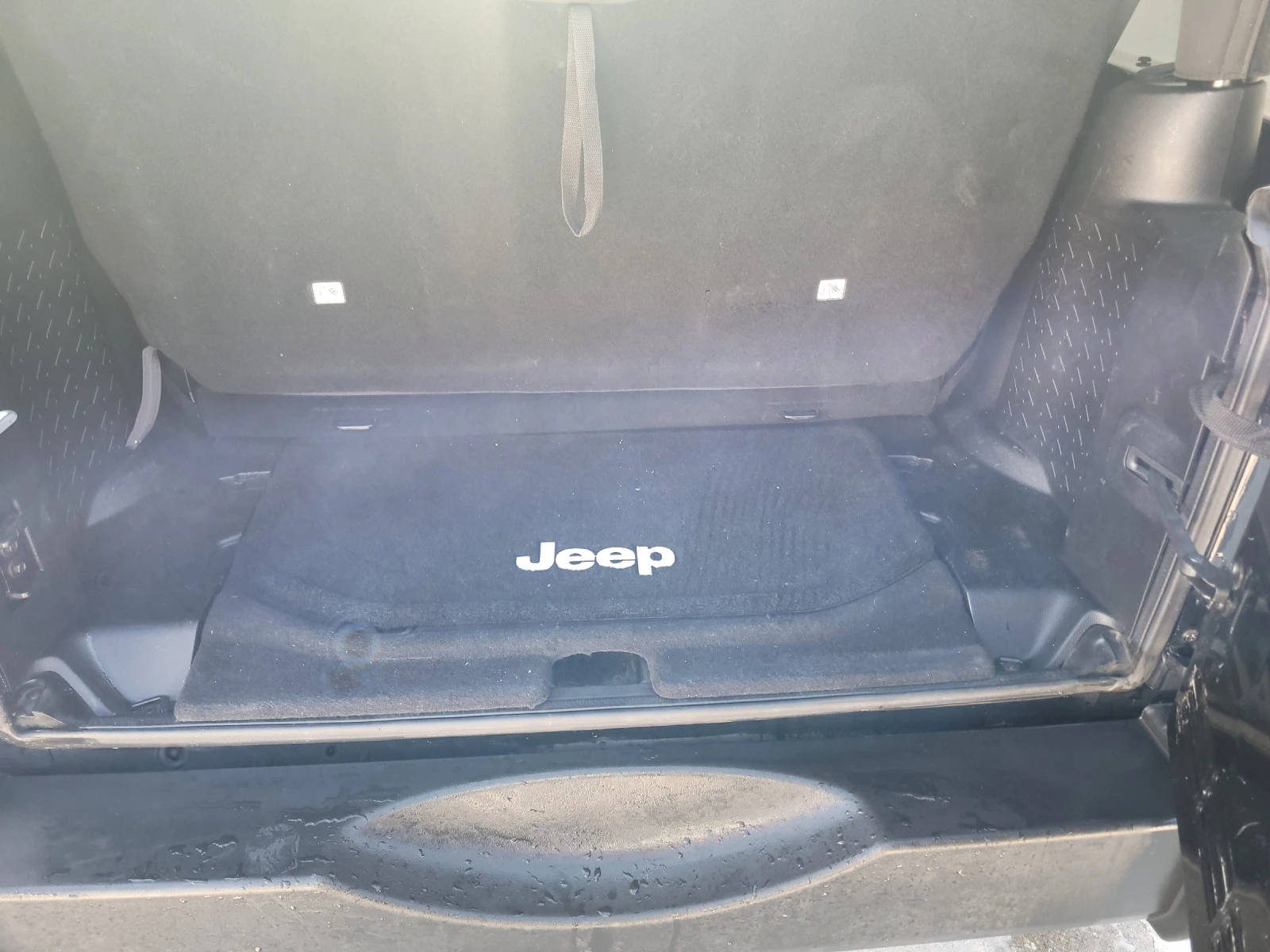 Jeep Wrangler Sport  - изображение 10