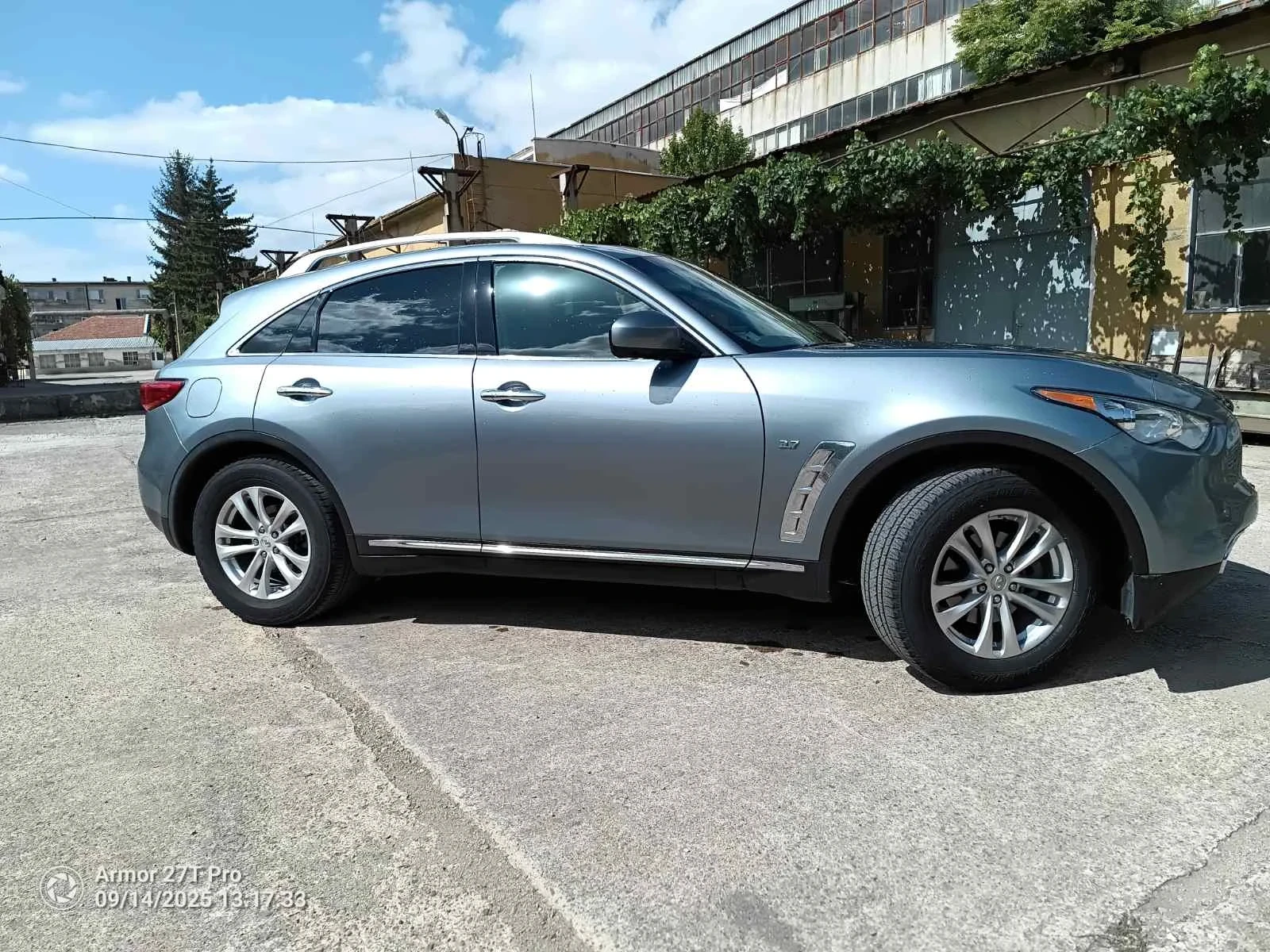 Infiniti QX70  - изображение 2