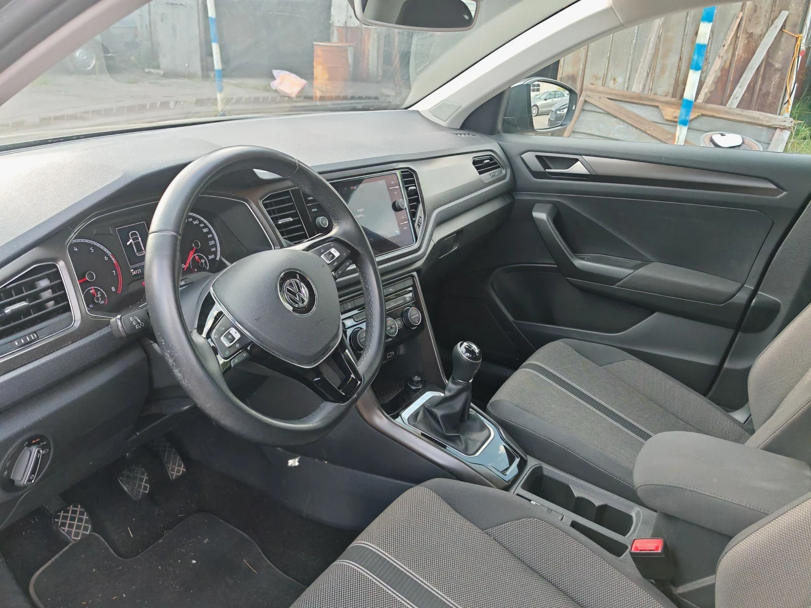 VW T-Roc 1.5tsi 25.000km - изображение 4