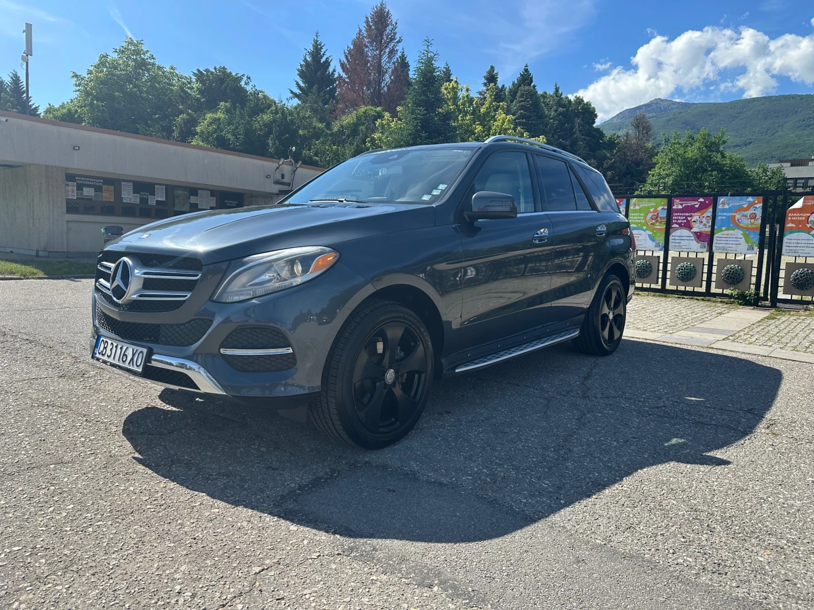 Mercedes-Benz GLE 350 CarPlay, Camera, AMG MENU, Keyless, РЕГИСТРИРАН , снимка 3 - Автомобили и джипове - 54888415