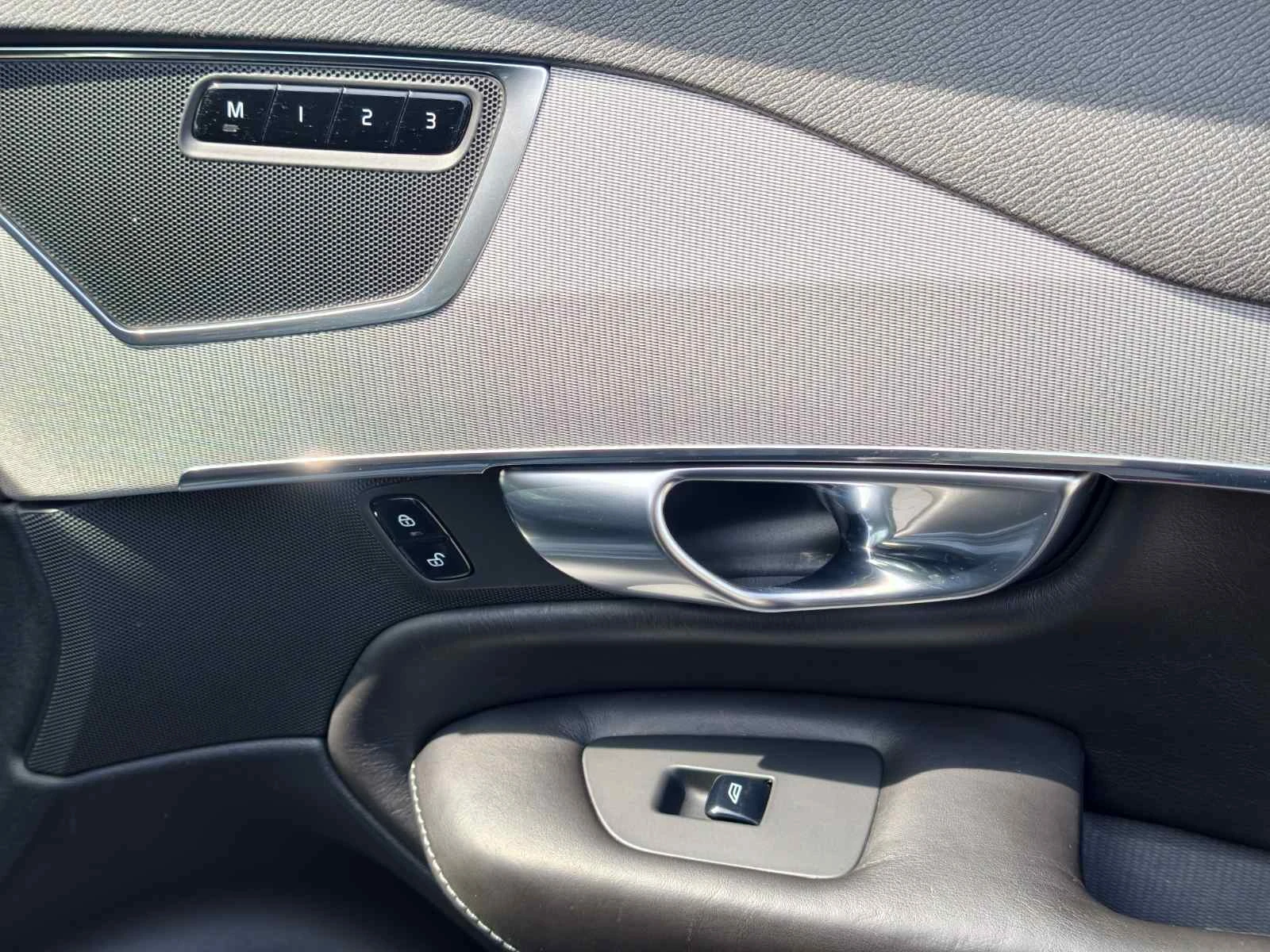 Volvo Xc90 INCRIPTION D5, с вкл. ДДС, снимка 12 - Автомобили и джипове - 54020243