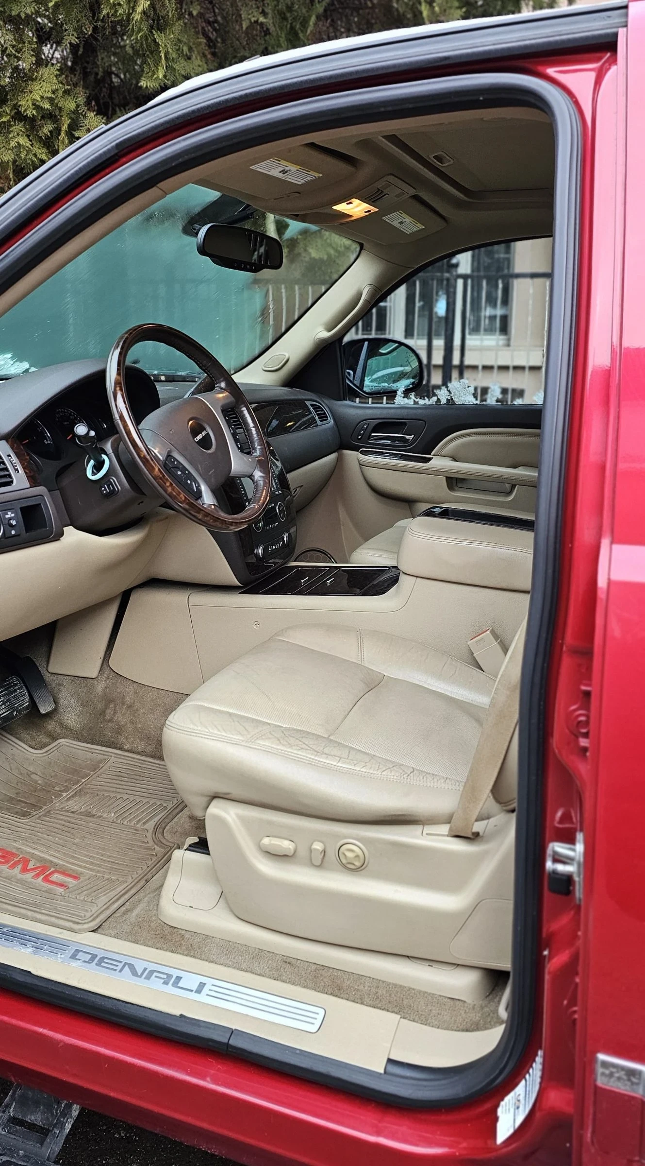 Gmc Yukon Denali , снимка 10 - Автомобили и джипове - 55366215