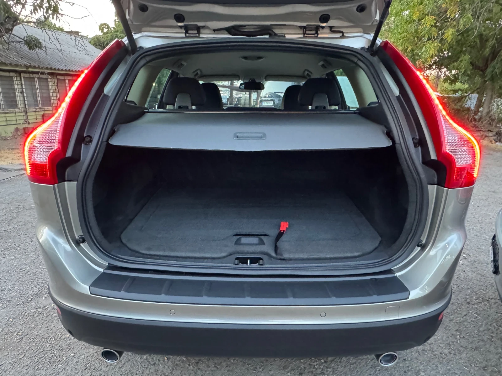 Volvo XC60 Нов Джип!, снимка 16 - Автомобили и джипове - 55696096