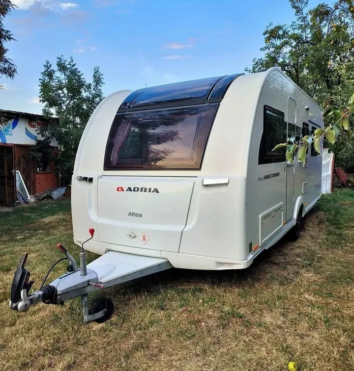 Каравана Adria Altea Спешно, снимка 2 - Каравани и кемпери - 56533946