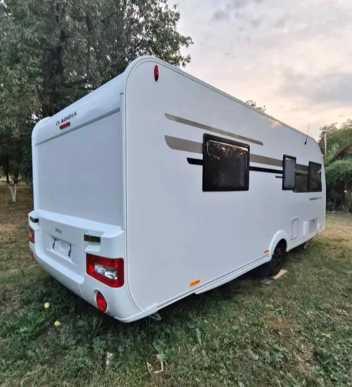 Каравана Adria Altea Спешно, снимка 3 - Каравани и кемпери - 56533946
