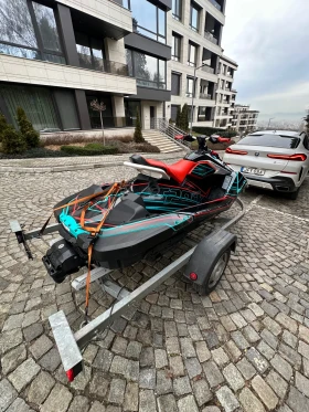 Джет Bombardier Sea Doo Spark Trixx, снимка 4 - Воден транспорт - 48830765