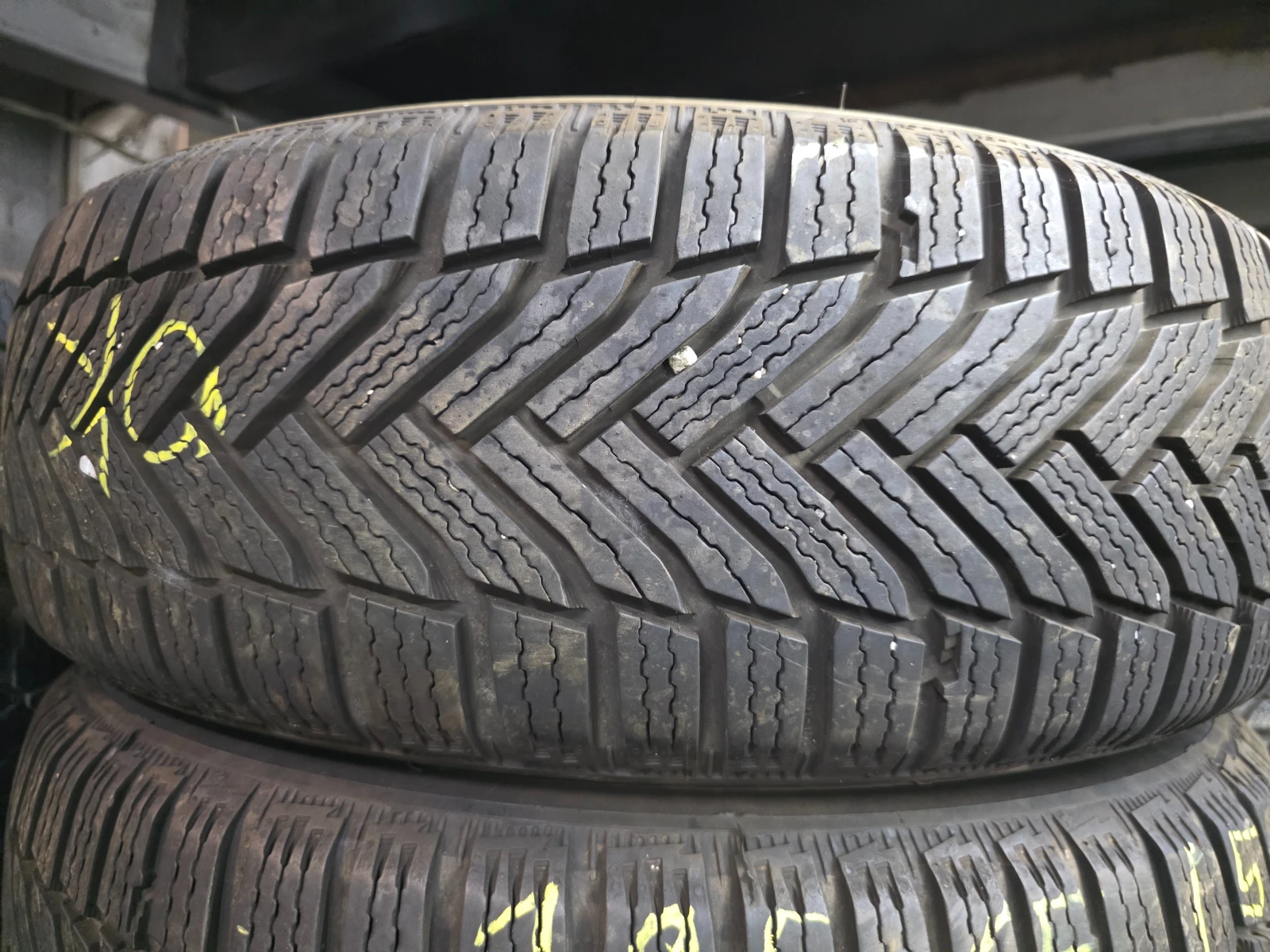 Гуми Зимни 195/65R15, снимка 5 - Гуми и джанти - 55477873