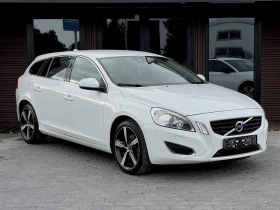 Volvo V60 2.0 R DESIGN, снимка 1