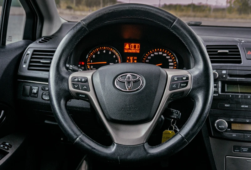 Toyota Avensis 1.8 VVT-i | С ГАРАНЦИЯ , снимка 10 - Автомобили и джипове - 51742665