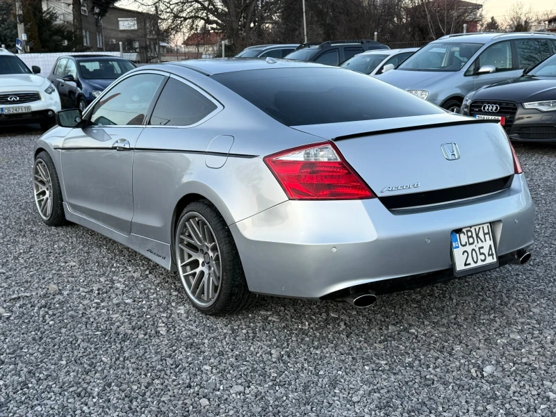 Honda Accord Coupe 2.4 i-VTEC(201 кс)Hави/Камера/Bluetooth/Кожа, снимка 8 - Автомобили и джипове - 51820153