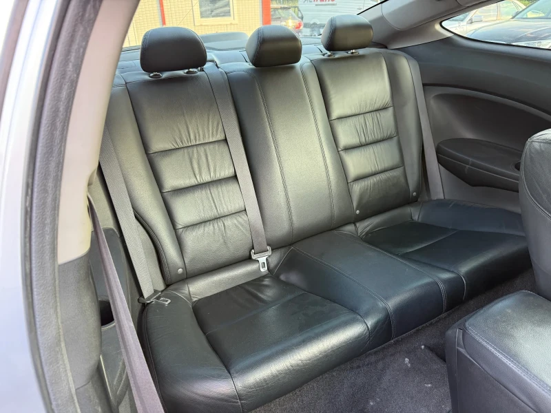 Honda Accord Coupe 2.4 i-VTEC(201 кс)Hави/Камера/Bluetooth/Кожа, снимка 13 - Автомобили и джипове - 51820153