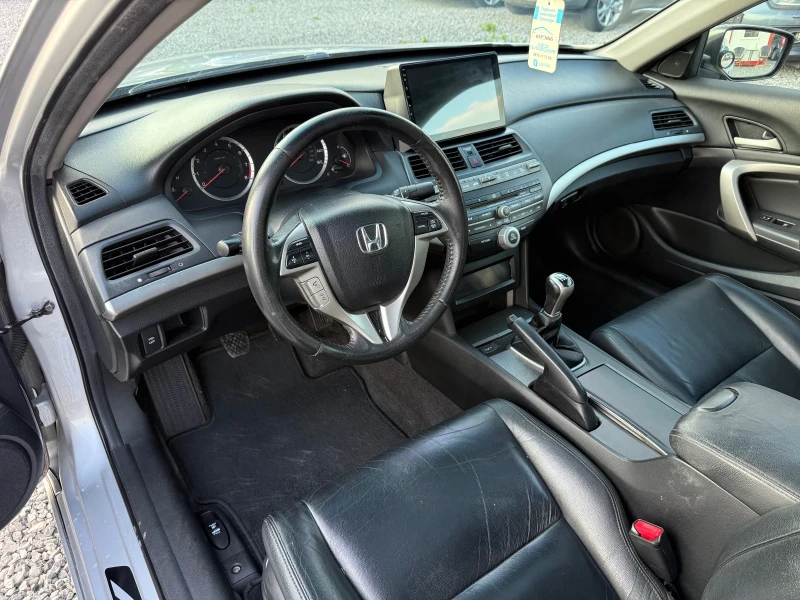 Honda Accord Coupe 2.4 i-VTEC(201 кс)Hави/Камера/Bluetooth/Кожа, снимка 8 - Автомобили и джипове - 51820153