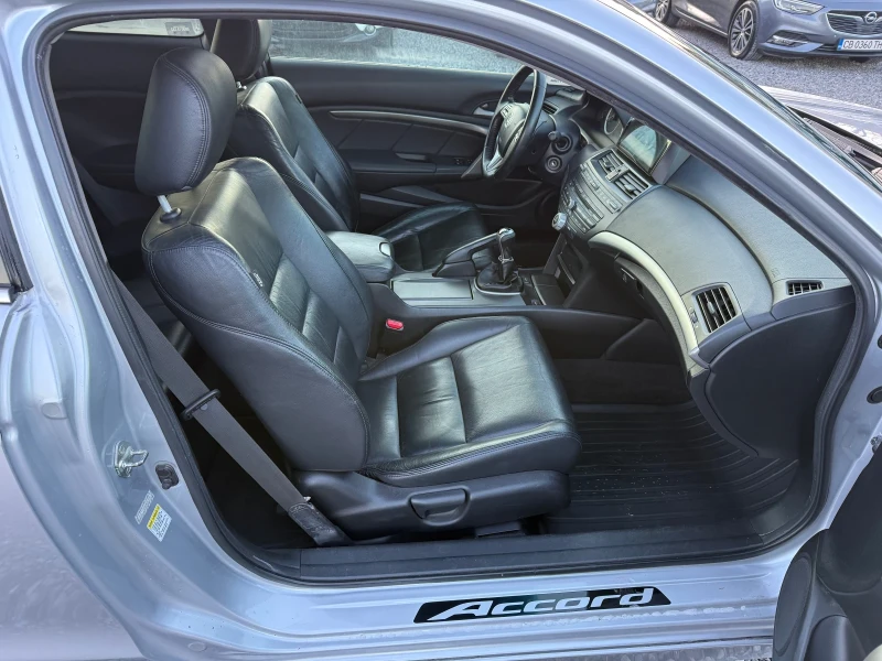 Honda Accord Coupe 2.4 i-VTEC(201 кс)Hави/Камера/Bluetooth/Кожа, снимка 13 - Автомобили и джипове - 51820153