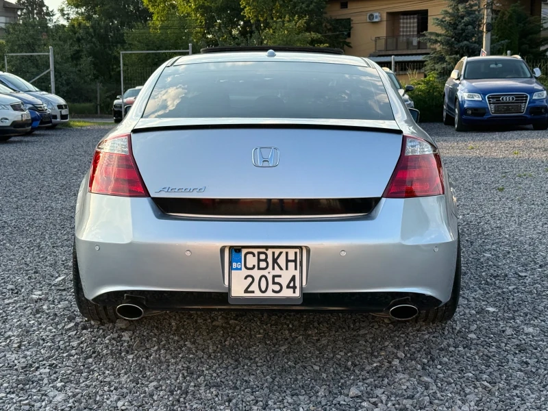 Honda Accord Coupe 2.4 i-VTEC(201 кс)Hави/Камера/Bluetooth/Кожа, снимка 6 - Автомобили и джипове - 51820153