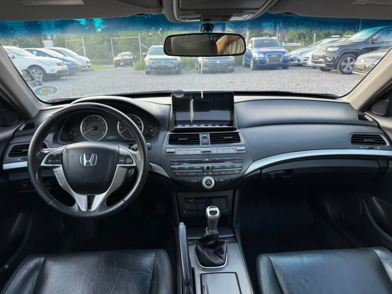 Honda Accord Coupe 2.4 i-VTEC(201 кс)Hави/Камера/Bluetooth/Кожа, снимка 10 - Автомобили и джипове - 51820153
