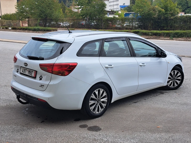 Kia Ceed 1.6CRDI* 2018  FACELIFT* КАТО НОВА* УНИКАТ, снимка 4 - Автомобили и джипове - 51908658