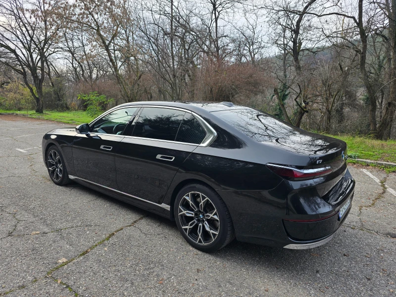 BMW i7 xDrive60, HUD, Theater, снимка 6 - Автомобили и джипове - 52633909