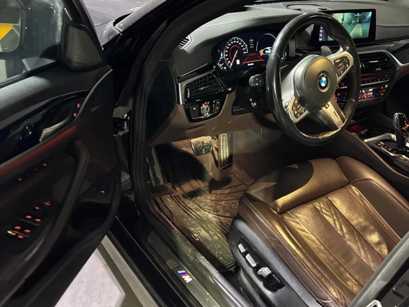 BMW 540 * 540i xDrive * CARFAX * БЕЗ ПЪРВОНАЧАЛНА ВНОСКА, снимка 5 - Автомобили и джипове - 52701426