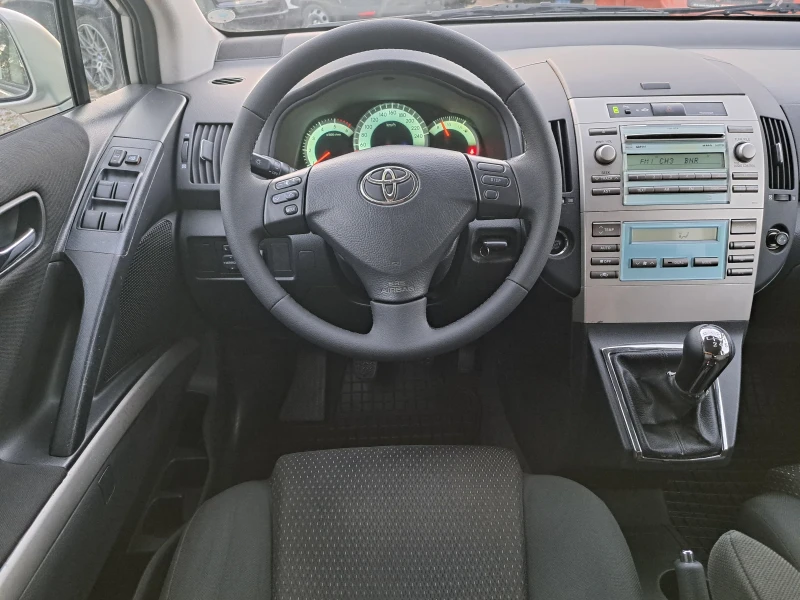 Toyota Corolla verso 2.2 D4D 136p.s , снимка 13 - Автомобили и джипове - 52745493