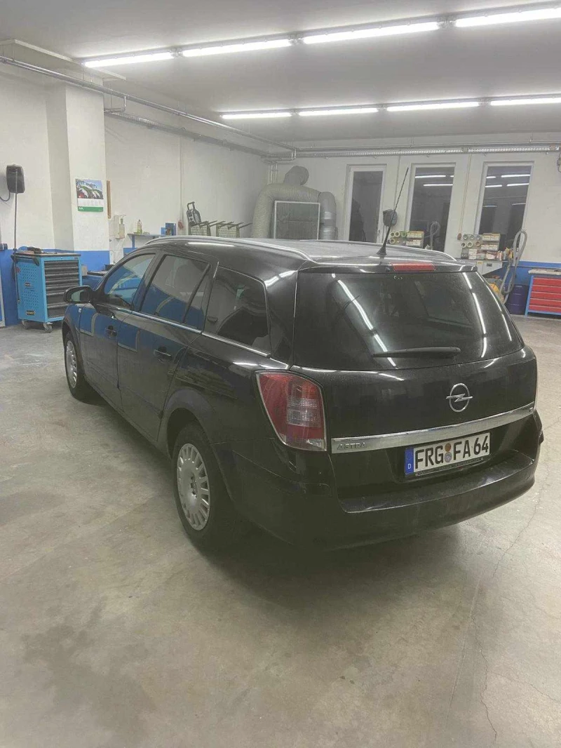 Opel Astra, снимка 3 - Автомобили и джипове - 52806005