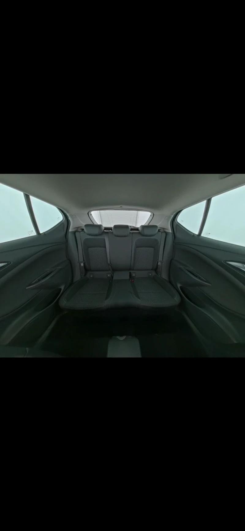 Opel Astra 1.6 CDTI, снимка 16 - Автомобили и джипове - 53214372