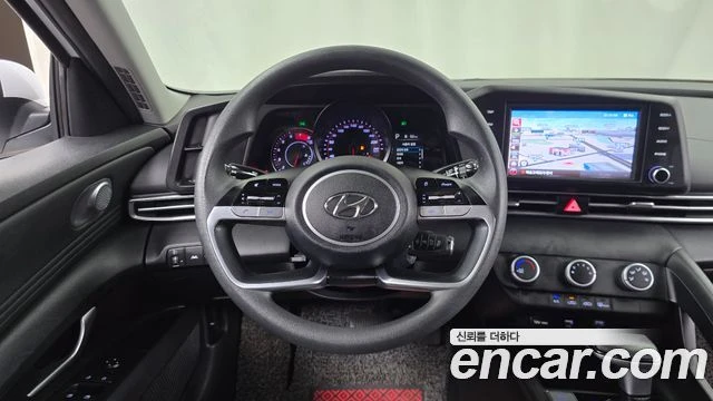 Hyundai Elantra, снимка 12 - Автомобили и джипове - 56082550