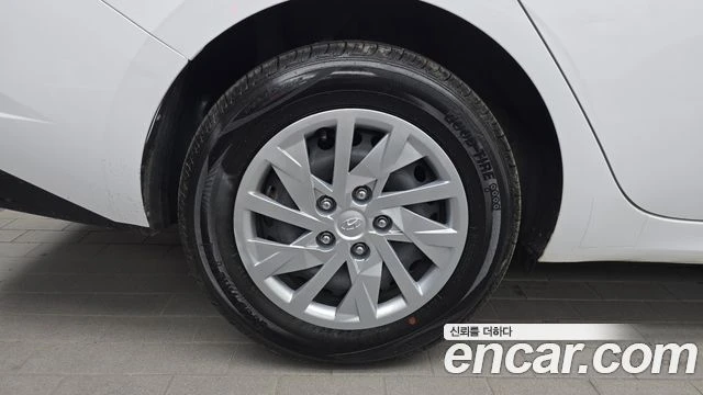 Hyundai Elantra, снимка 5 - Автомобили и джипове - 56082550